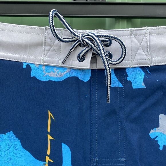 Men's E-Board Swim Trunks Shorts with UPF 50+, 9" Inseam, Size L - Picture 2 of 4